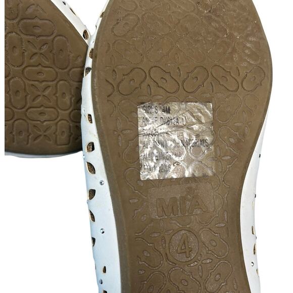 MIA Girl perforated white silver rhinestone buckle ballet flats mary jane size 4 - Picture 6 of 7